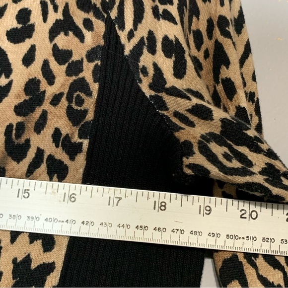 Chico’s Zynergy leopard sweater zip up jacket. Size 1 (8 M) - Picture 10 of 10